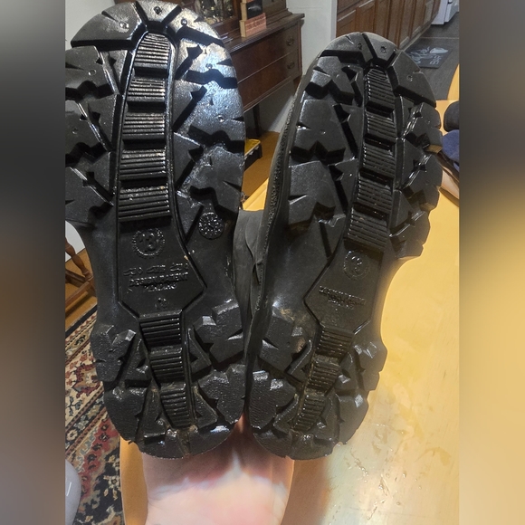 Little boys size 13 winter lined muck boots - Picture 2 of 8